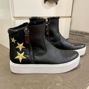Kenneth Cole New York pull on high top sneaker bootie with gold stars